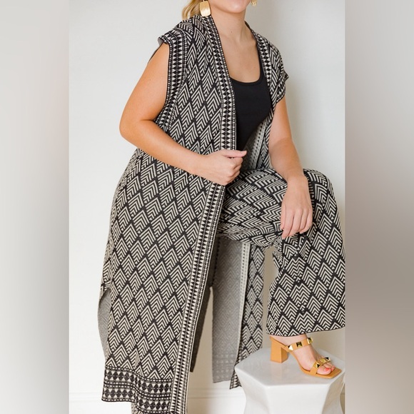 ‘See & Be Seen’ Lavish Jacquard Tapestried Long Open Cardigan/Sweater/Vest Set - Picture 6 of 13